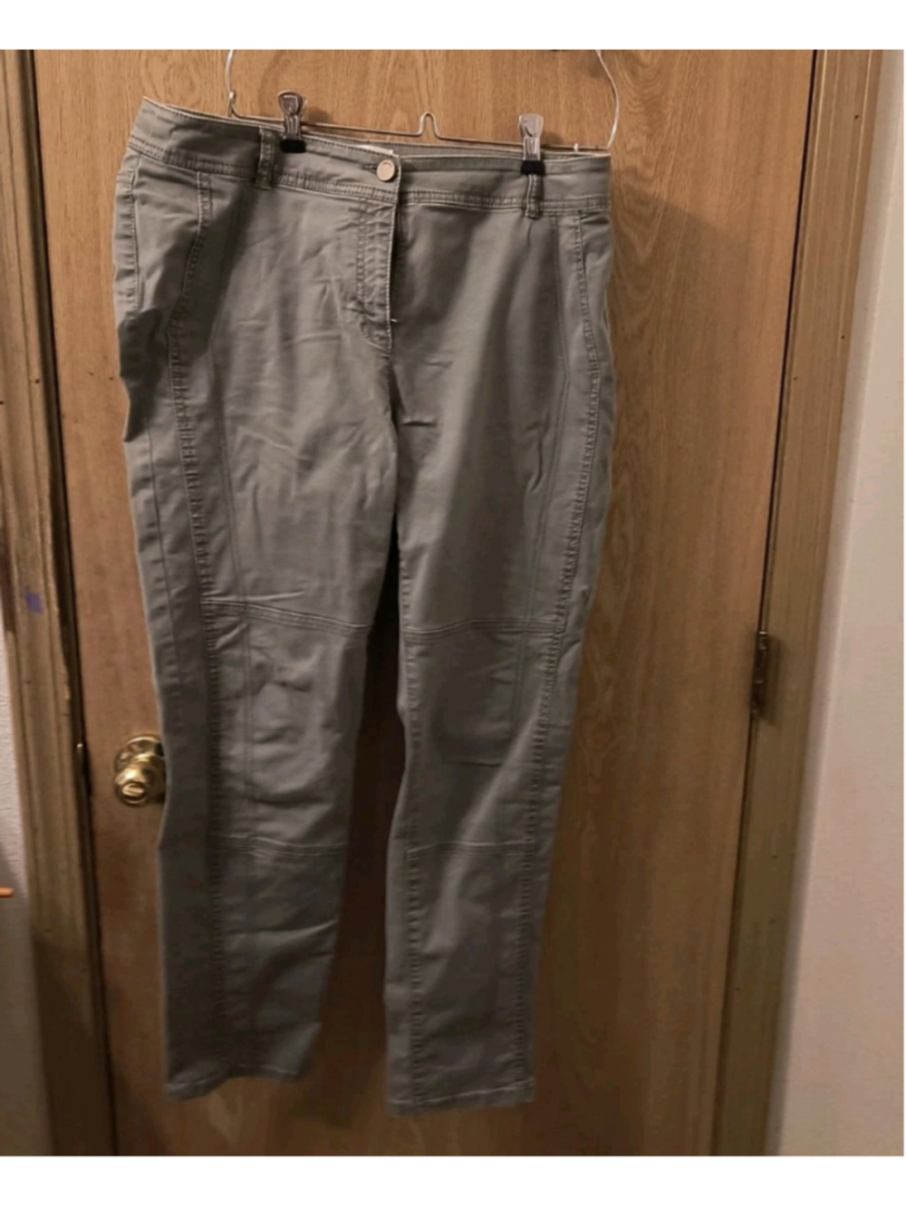 Chico's Utility Pants Womens 1.5 Olive Gray Seam Detail Stretch Straight Leg